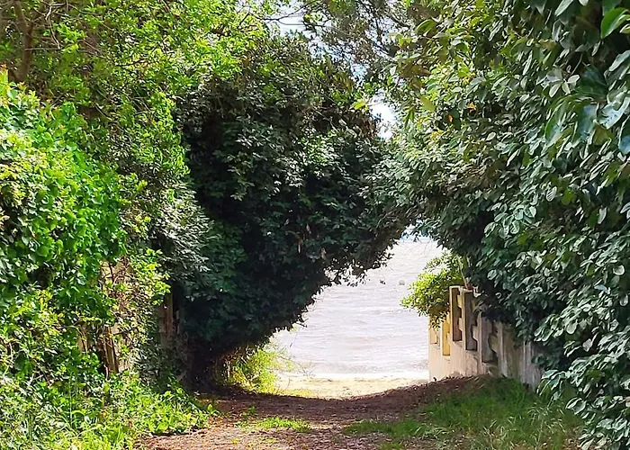 Maupiti, Maisonnette En Bord De D'ares Feriehus *