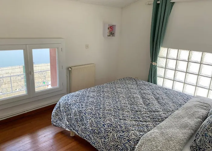 Maupiti, Maisonnette En Bord De D'ares